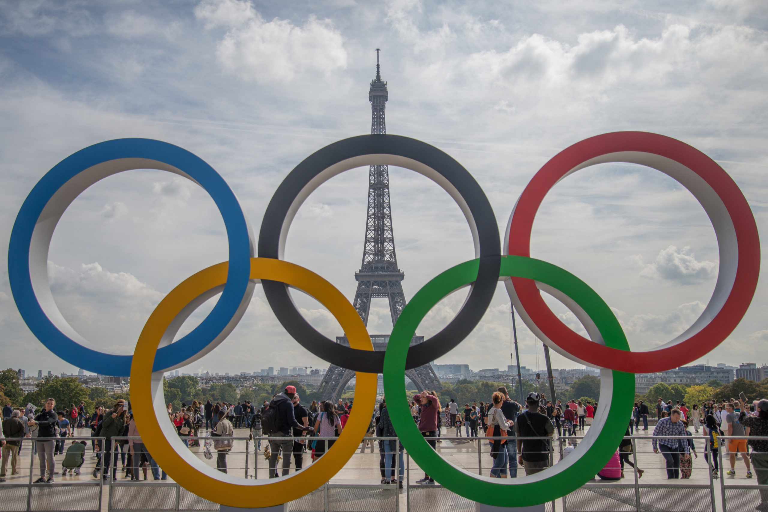 olympic-rings-around-the-eiffel-tower